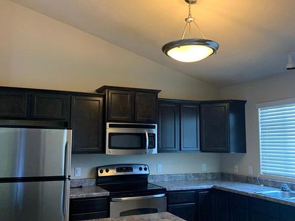 4th image of 5020 N 161st St