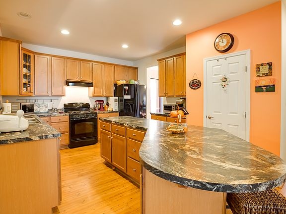 5th image of 1211 Farrish Dr
