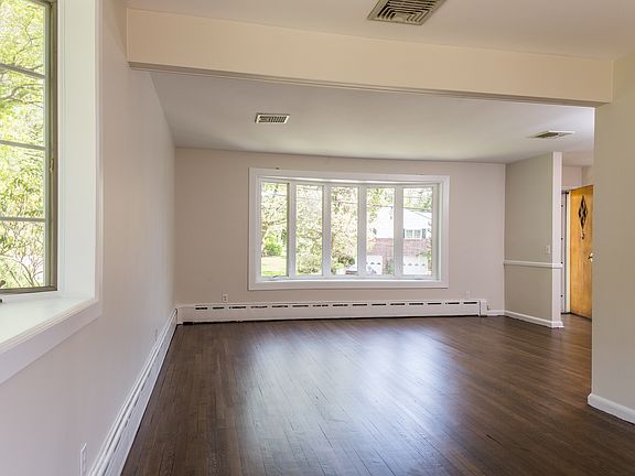 2nd image of 2 Sussex Pl