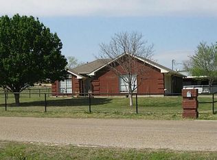 821 Quail Park Ln, Cleburne, TX 76031