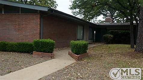 1st image of 302 NW 7th Ave