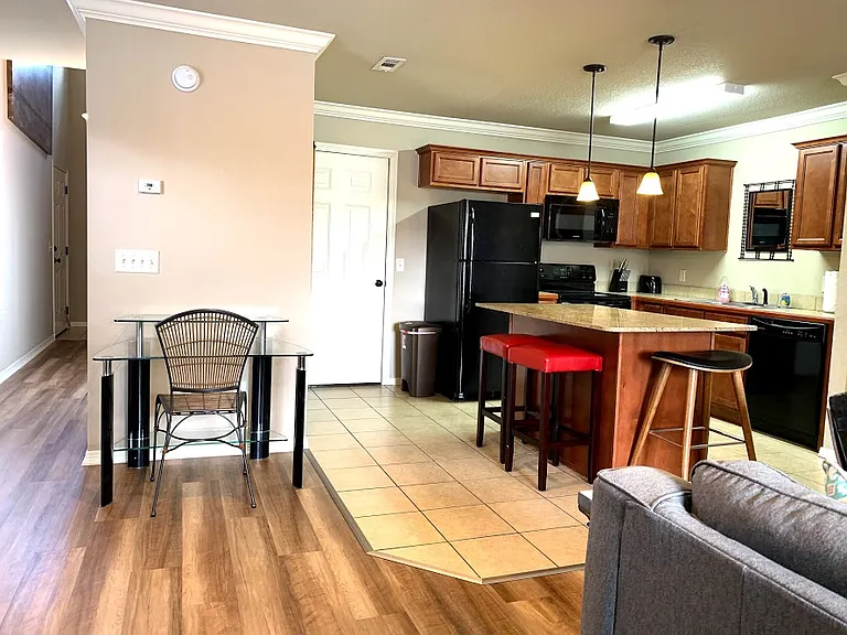 1071 W Malibu St #1 — Photo 3