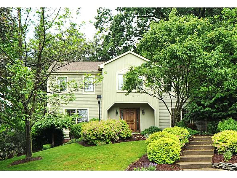 10228 Country Manor Ln photo 1
