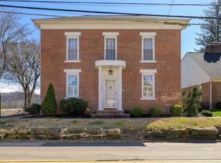 561 1st Ave, Gallipolis, OH 45631