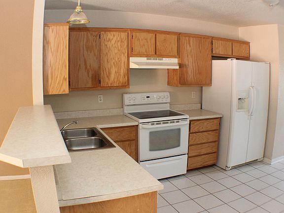 4th image of 3807A El Paso Dr
