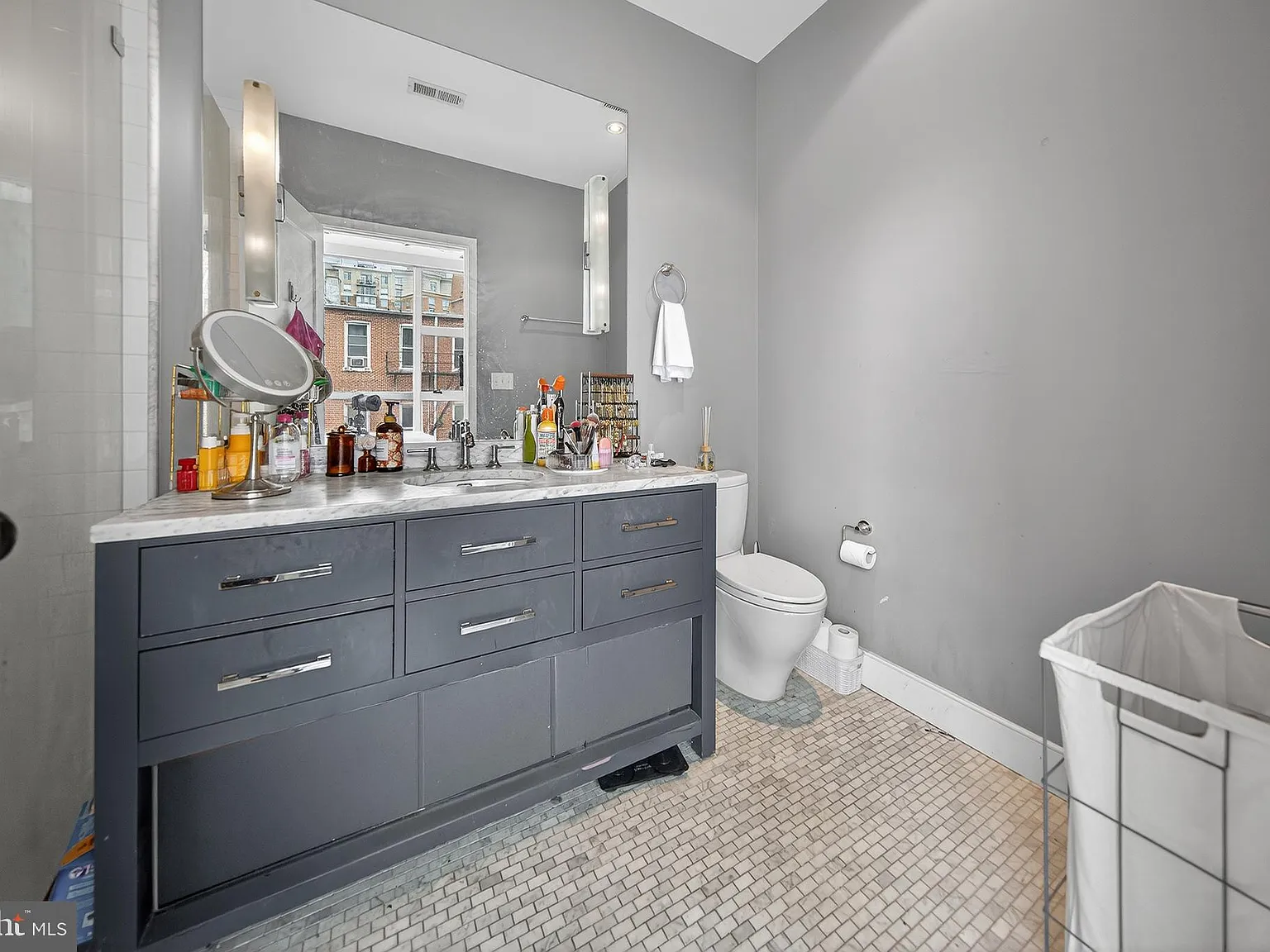 1 bed, 1.0 bath, 311 sqft, $1,925 — Photo 4