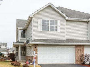 521 N Maggie Ln, Romeoville, IL 60446