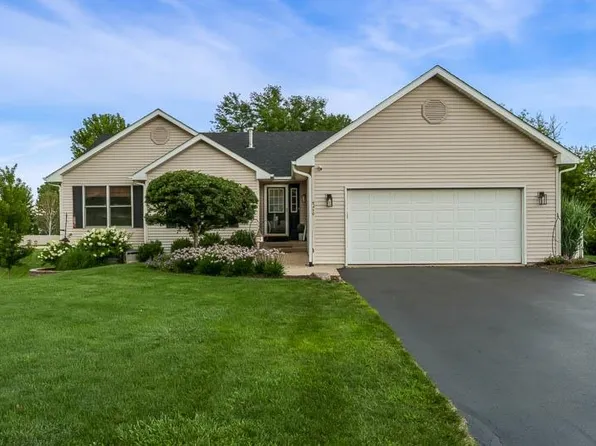 5410 Hawkeye Trl, Machesney Park, IL 61115