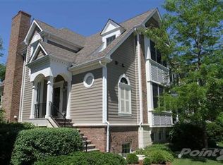 1913 Lynn Cir, Libertyville, IL 60048