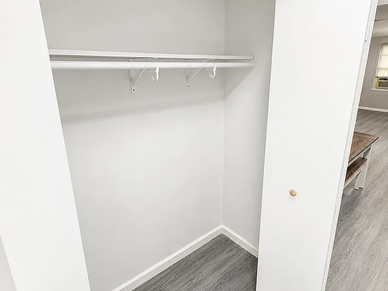 2160 Center Ave #1J — Photo 4
