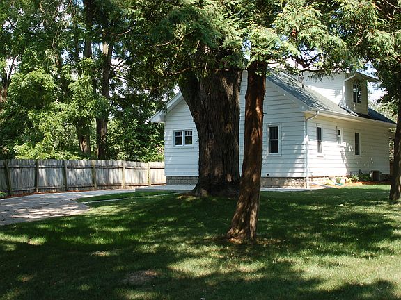 4th image of 1121 Westmoor Dr NW