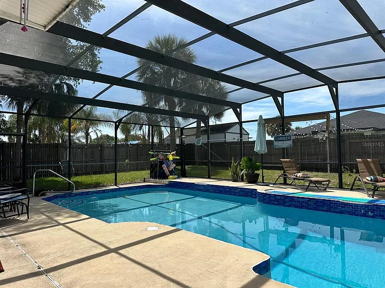818 Mendoza Dr — Photo 7
