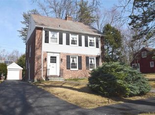 37 Highland Dr, East Greenbush, NY 12061