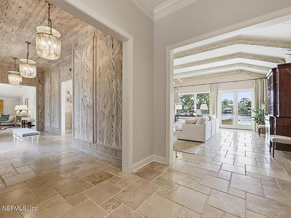 4th image of 4325 VENETIA Boulevard