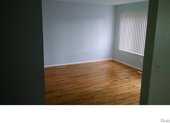 3rd image of 27933 Greater Mack Ave