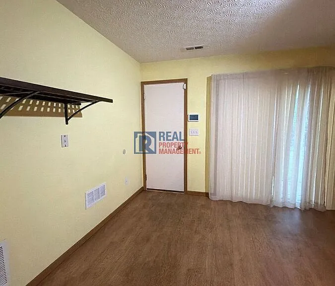 1381 Geranium Dr — Photo 14