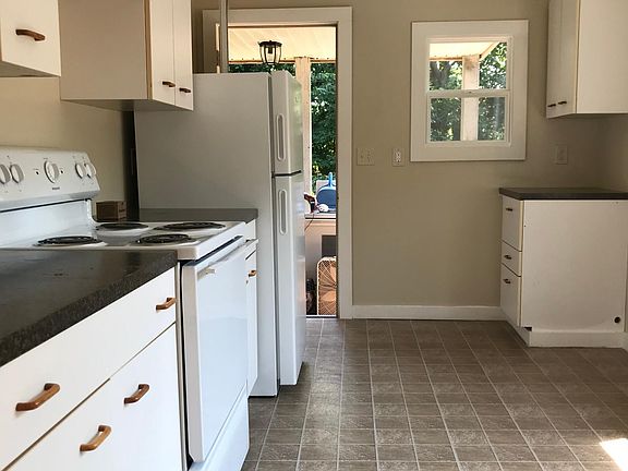 4th image of 103 Wilkie Pl #1