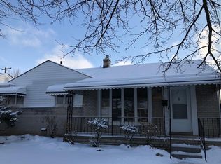 26280 Hoffmeyer St, Roseville, MI 48066