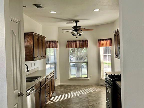 5th image of 5908 Ozark Dr