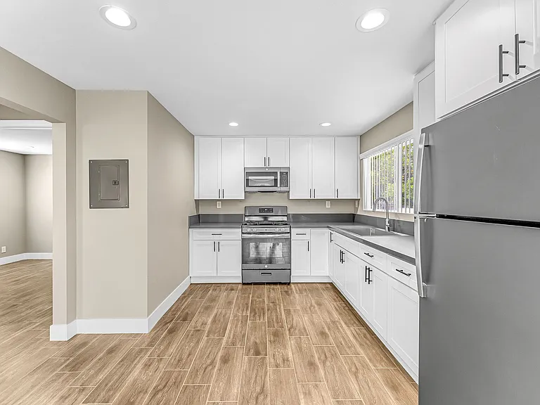 2417 W Stanford St #1 — Photo 3