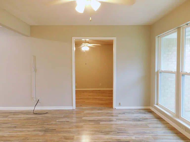 325 W Jones St — Photo 19