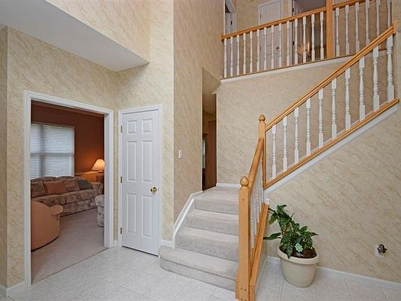 3rd image of 12180 Crestfield Ct