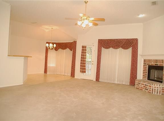 3rd image of 6701 Lucas Ln