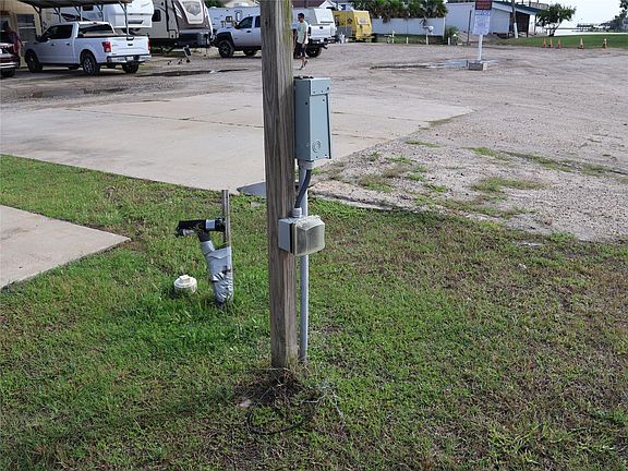 3rd image of 3401 Highway 6