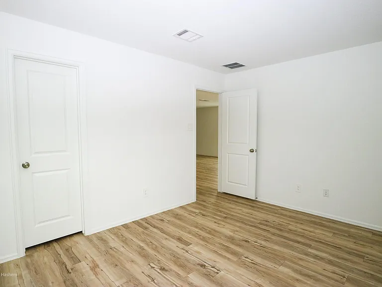 21811 Hickory Springs Ct — Photo 10
