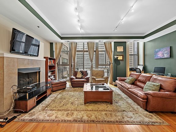3rd image of 212 W Washington St APT 708
