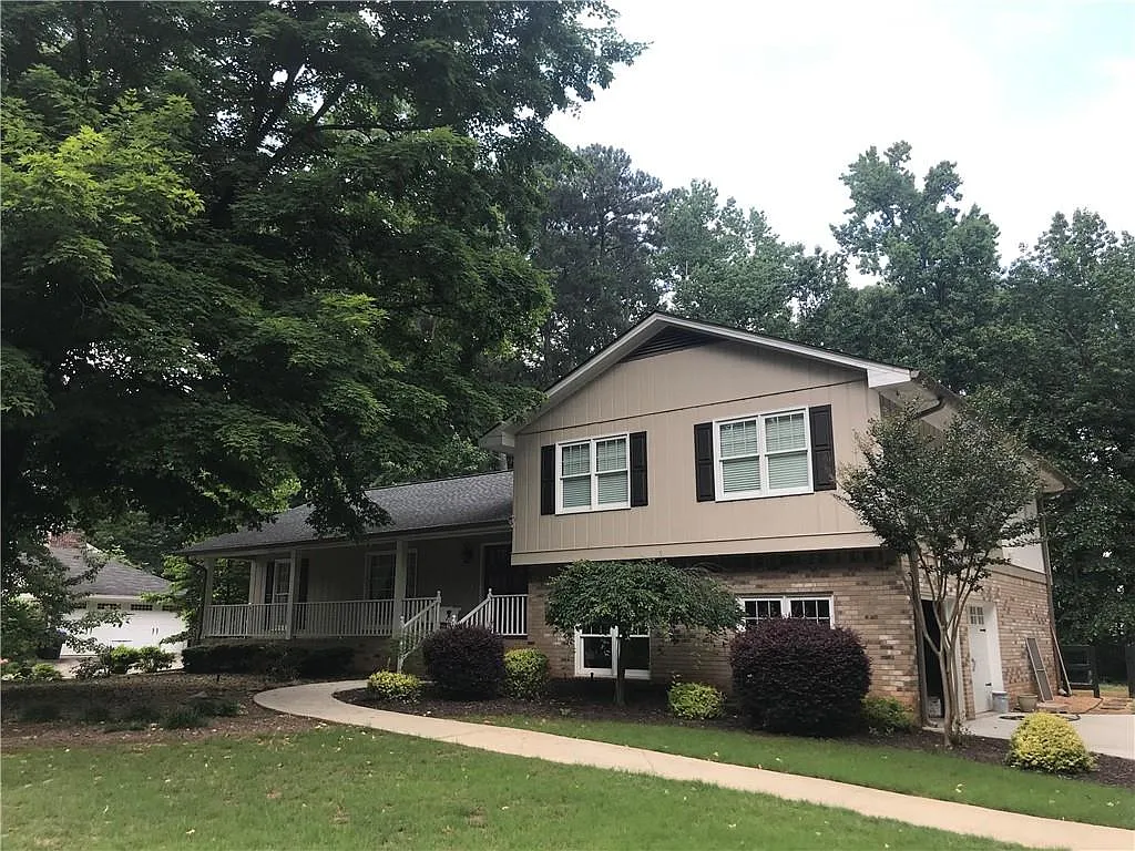 3 bed, 2.5 bath, 2510 sqft, $4,350 — Photo 1
