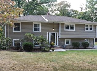 8 Glenbrook Dr, Boonton, NJ 07005