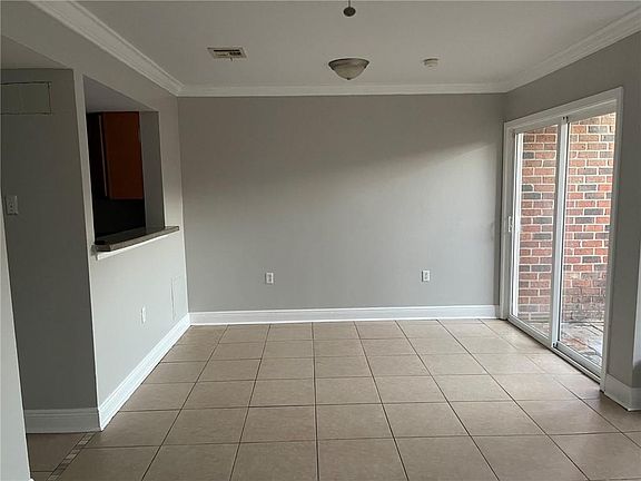 3rd image of 1605 Chimney Wood Ln