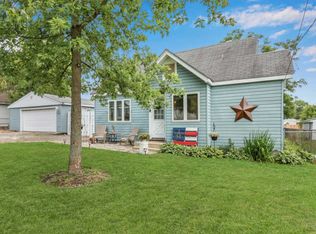 101 E Hawthorne Dr, Round Lake Beach, IL 60073