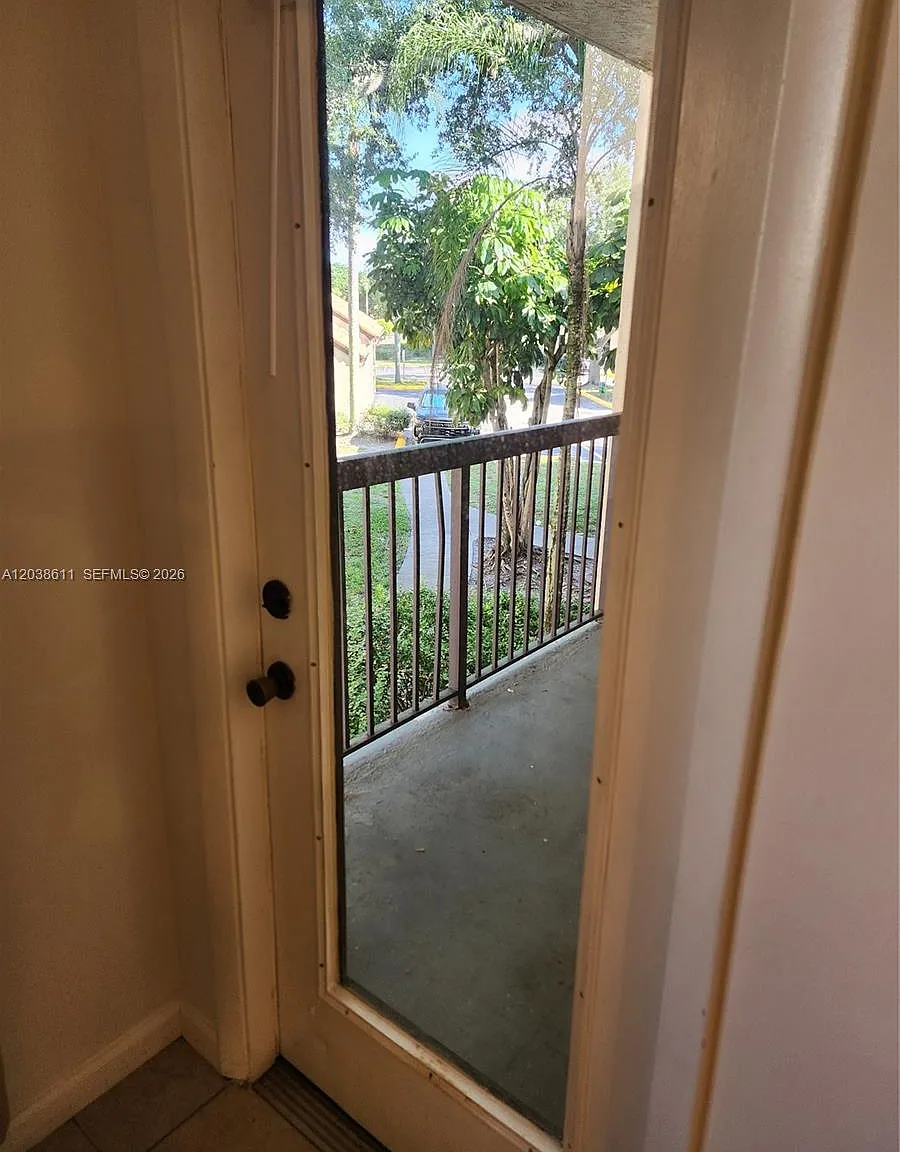 Palm Aire Gardens Condo — Photo 3