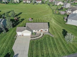 4998 Meadow Side Ln, Waunakee, WI 53597