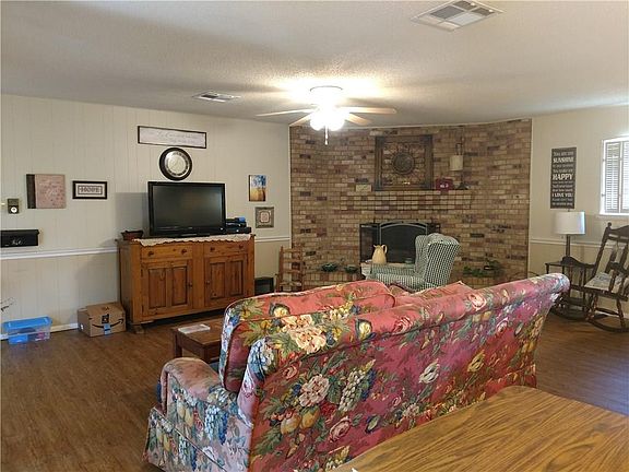 2nd image of 6715 Hewitt St