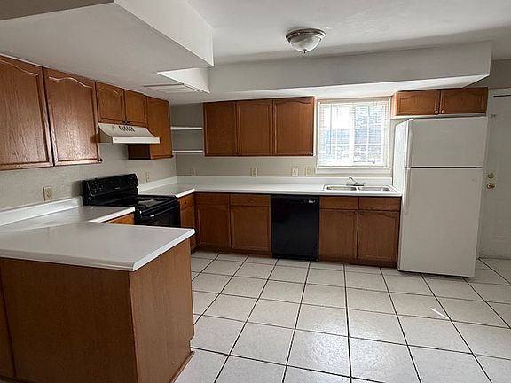 4th image of 641 Powder Springs St SE APT 13