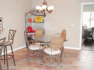 625 Beachwalk Cir APT 103, Naples, FL 34108