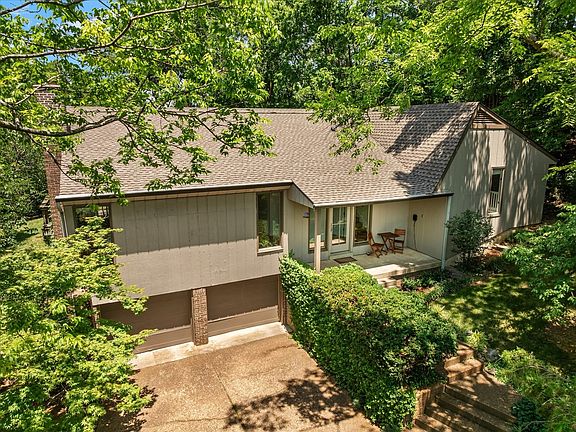 5th image of 1102 Brentwood Ln