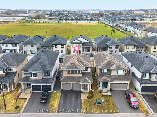 38 Thunderbolt St, Ottawa, ON K2V 0L9