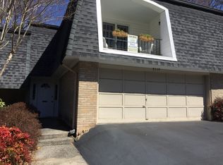 5530 Chemin De Vie NE, Sandy Springs, GA 30342