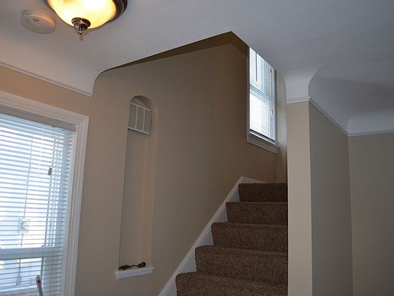 5th image of 25390 Chatworth Dr