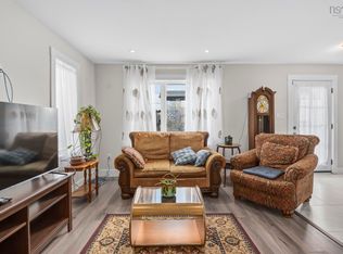 185 Titanium Cres, Halifax, NS B3P 0J3