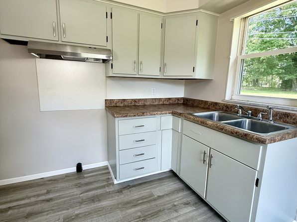 124 Edgewood Cir #1