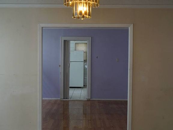 3rd image of 13906 Linden Blvd