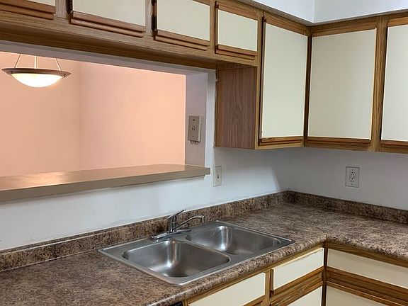 5th image of 224 Afton Sq Unit 101