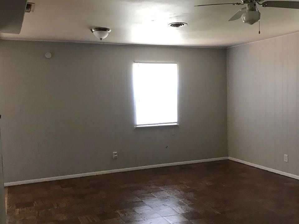 2nd image of 507 W Inwood Dr