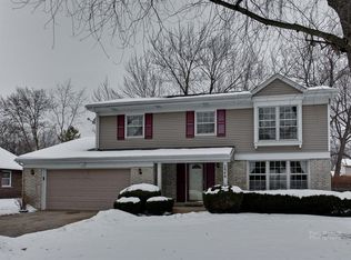 2948 Stonegate Ln, Northbrook, IL