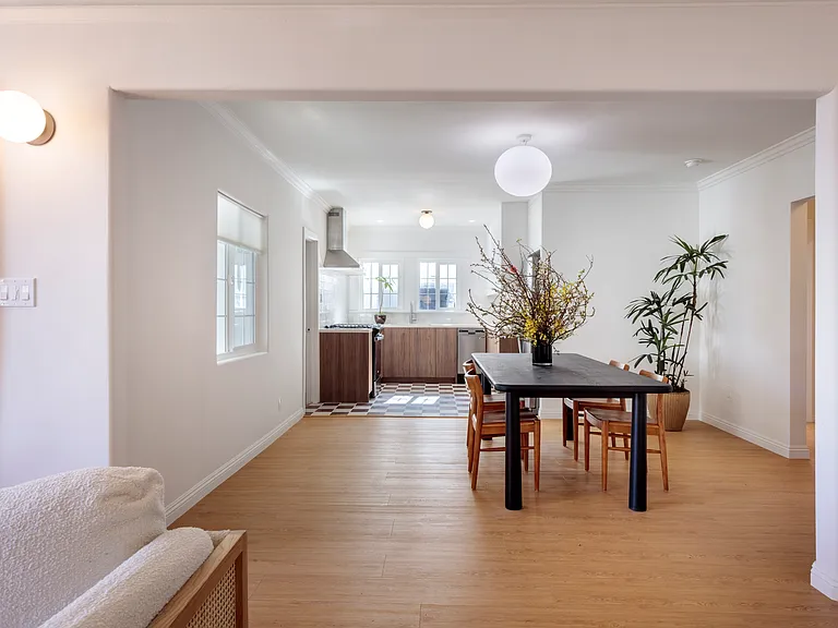 859 N Mansfield Ave #859 — Photo 4